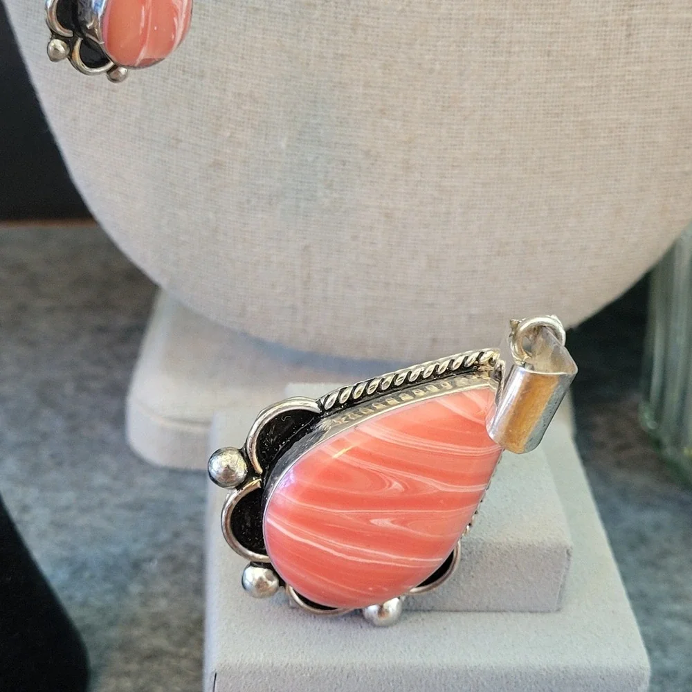 Mexico Stamped Coral Pink Banded Pendant Earrings Set Silver Tone 3pc